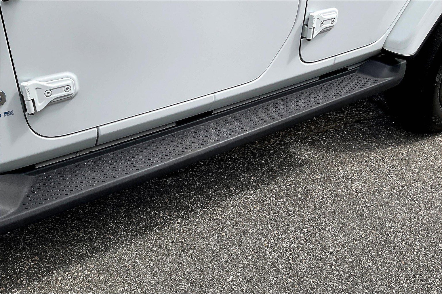 Used 2024 Jeep Wrangler Sahara image 31