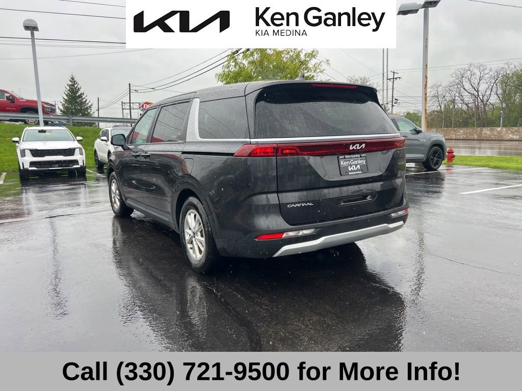 Used 2024 Kia Carnival LX FWD image 14