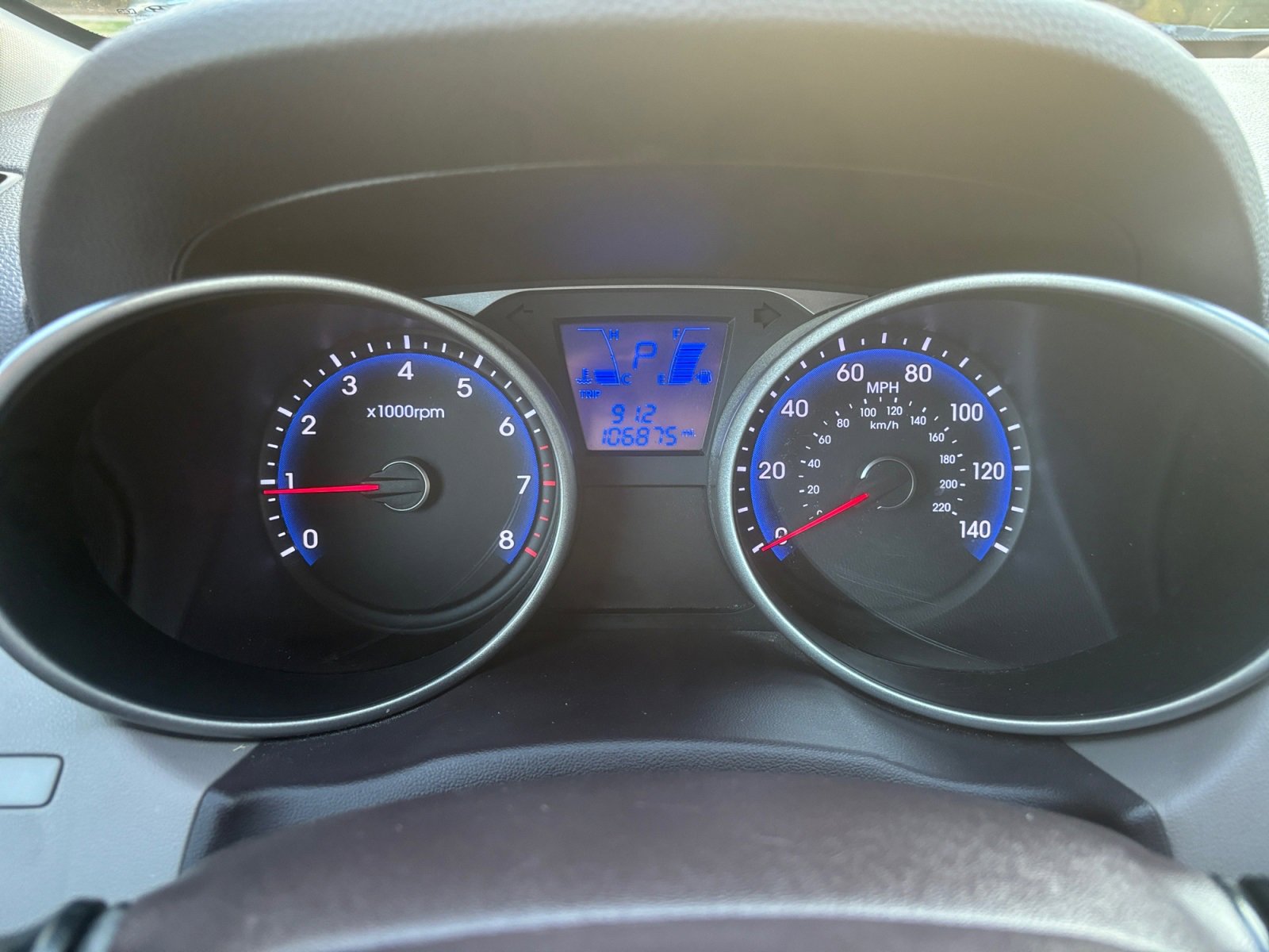 Used 2015 Hyundai Tucson SE image 25