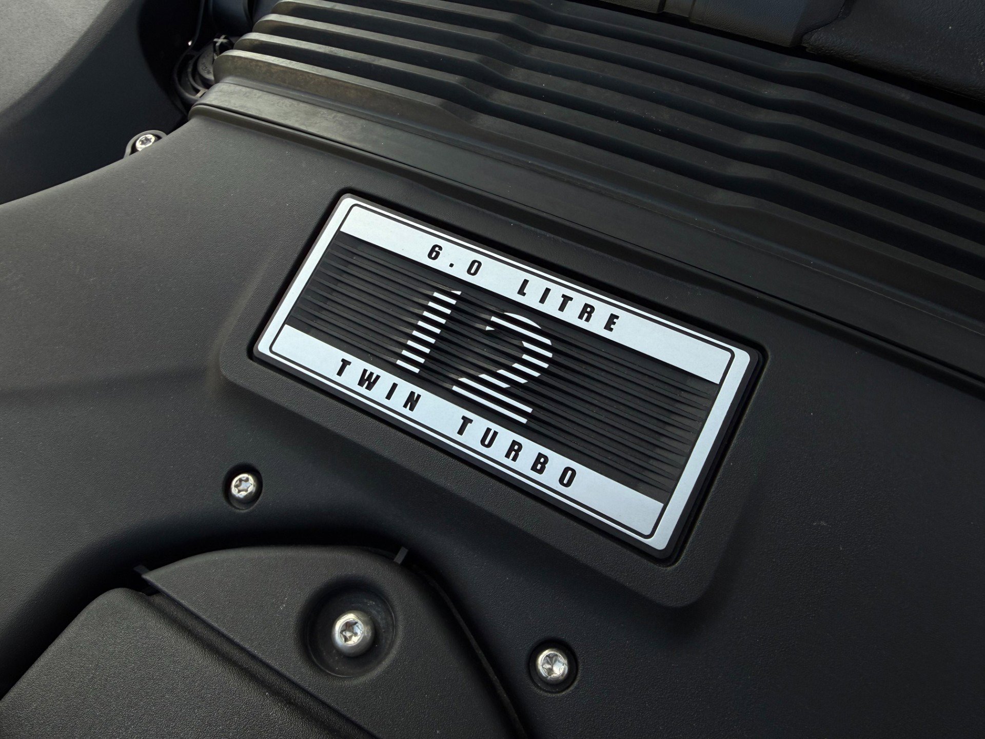 Used 2018 Bentley Bentayga image 49