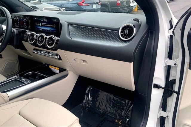 Used 2025 Mercedes-Benz GLA 250 4MATIC image 14