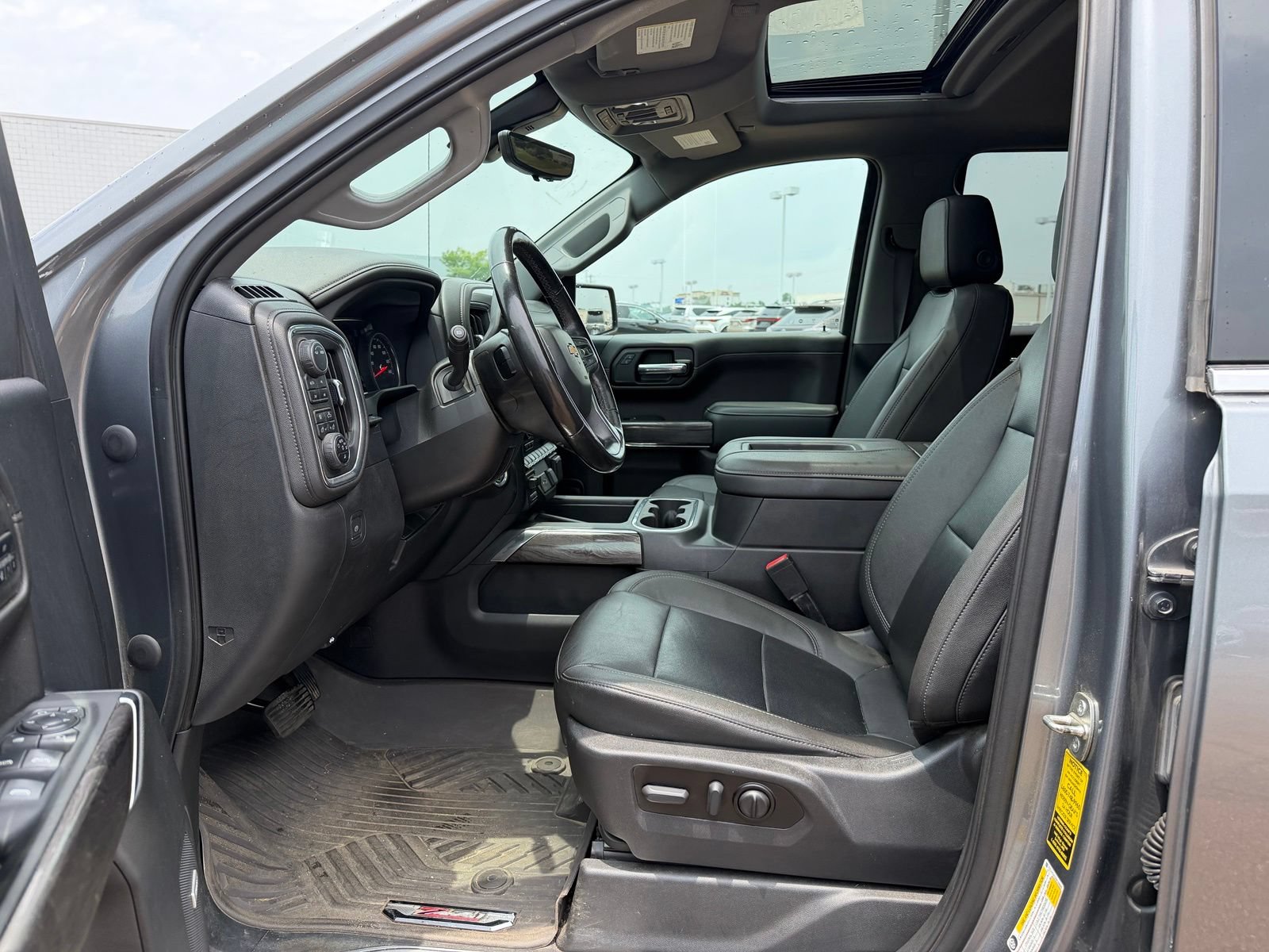 Used 2022 Chevrolet Silverado 1500 LTZ w/ LTZ Premium Package AWD/4WD image 4