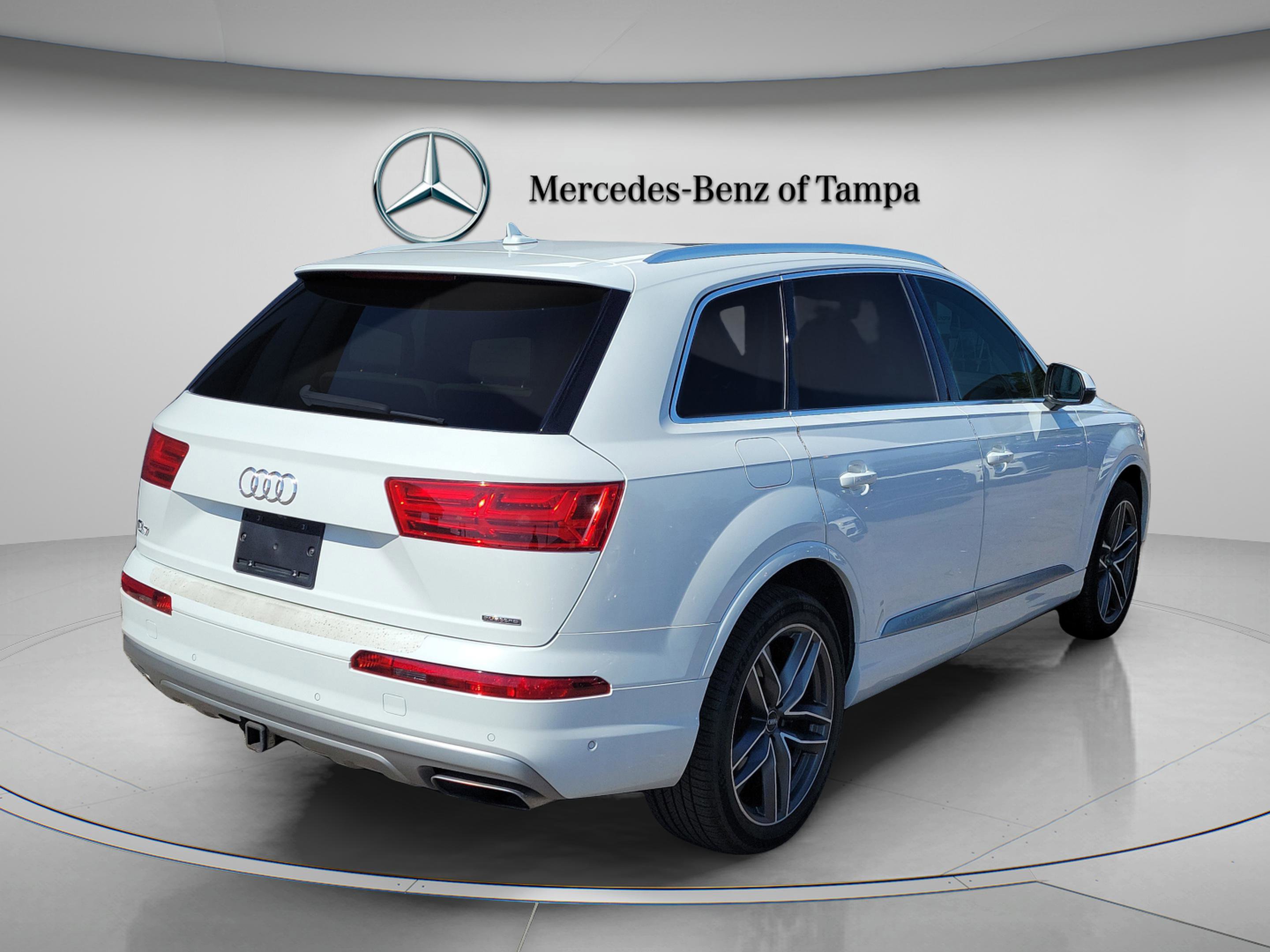 Used 2019 Audi Q7 3.0T Prestige AWD/4WD image 3