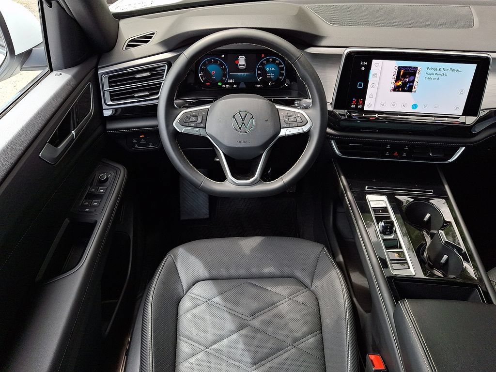 Certified 2024 Volkswagen Atlas Cross Sport SE w/ Panoramic Sunroof Package AWD/4WD image 12