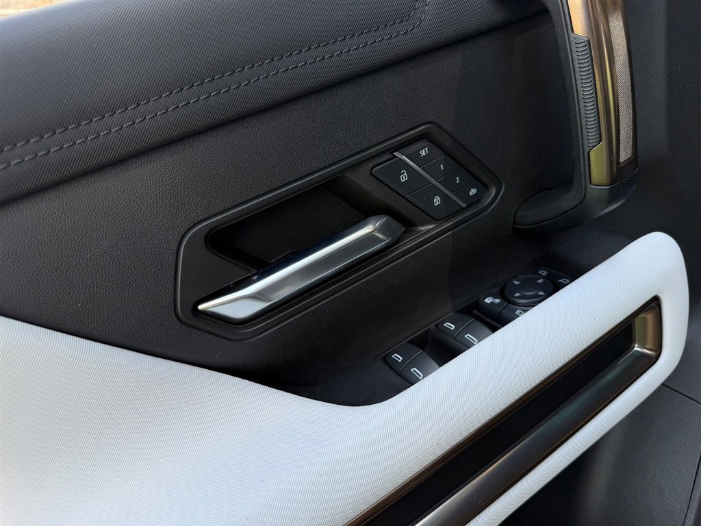 Used 2024 GMC Hummer EV 3X w/ LPO, Illumination Package image 51