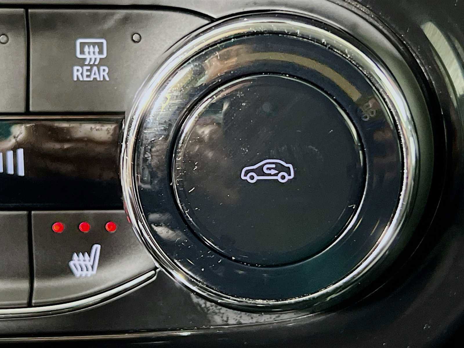 Used 2025 Chevrolet Trax LT w/ LT Convenience Package image 20