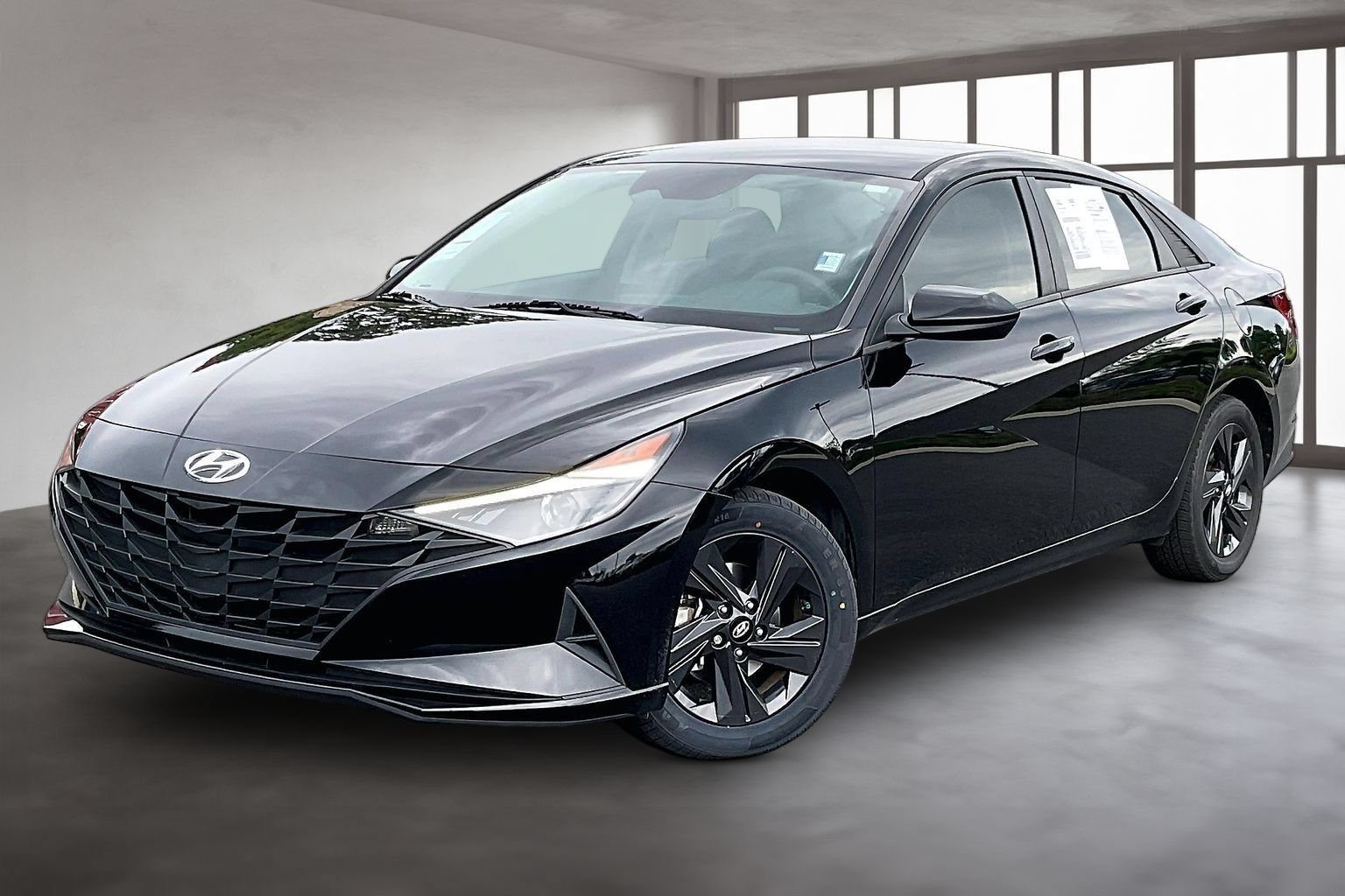 Used 2022 Hyundai Elantra SEL w/ Preferred Accessory Package FWD video 3