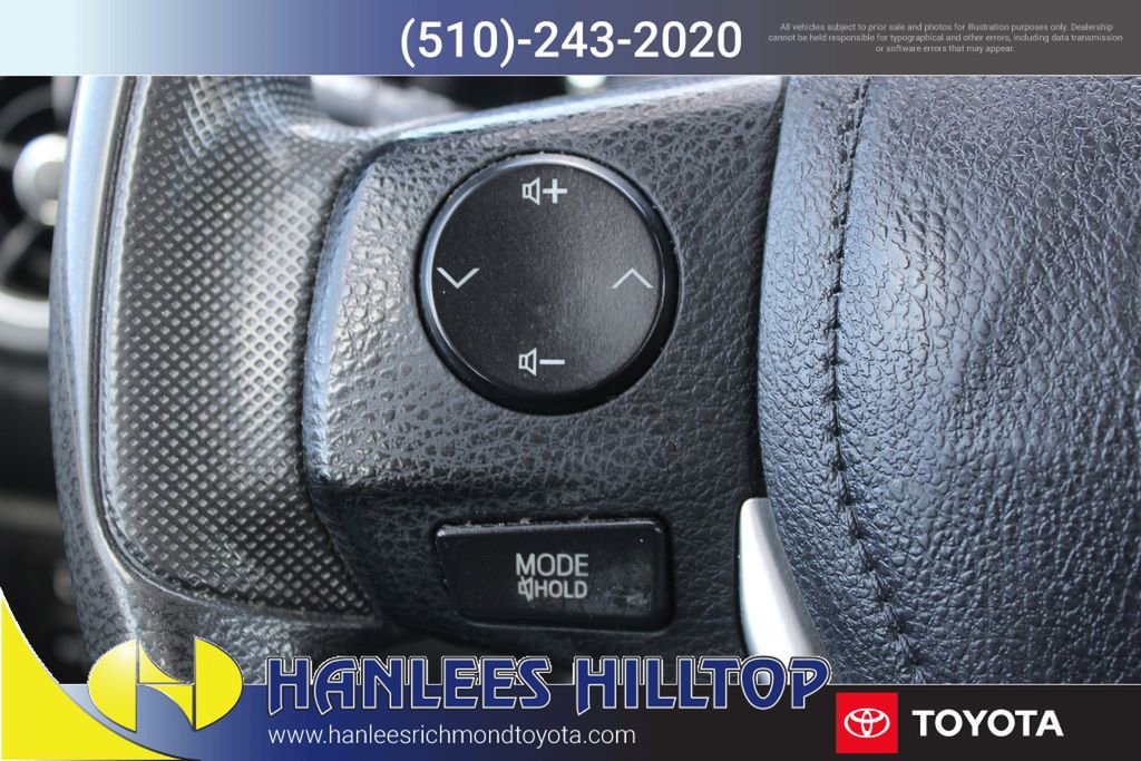 Used 2019 Toyota Corolla LE image 29