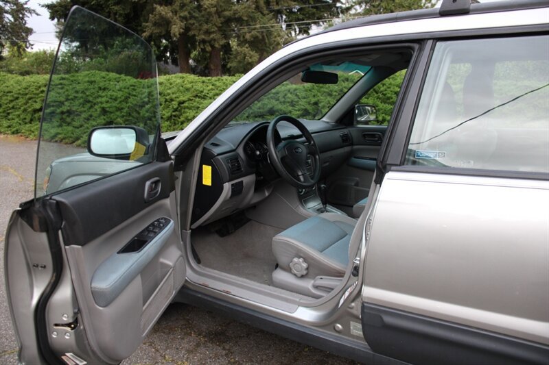 Used 2005 Subaru Forester 2.5X AWD/4WD image 5