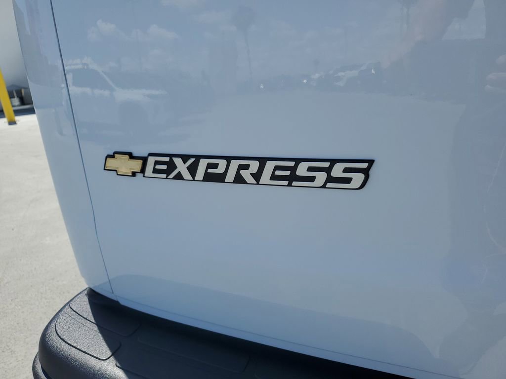 New 2026 Chevrolet Express 2500 w/ Driver Convenience Package image 8