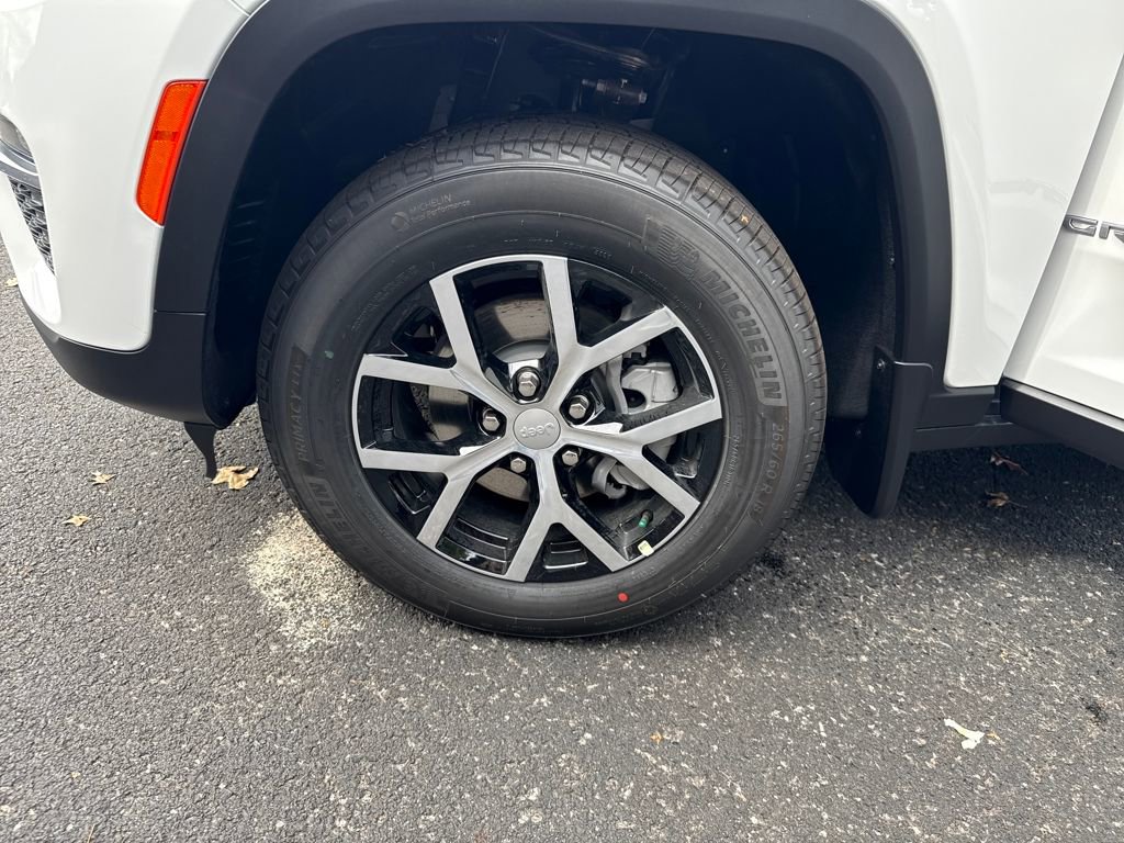 New 2025 Jeep Grand Cherokee Limited w/ MOPAR Finishing Package image 24
