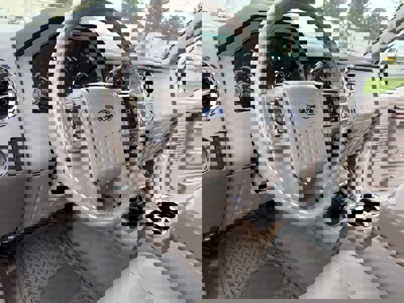 Used 2008 Ford F350 Lariat image 29