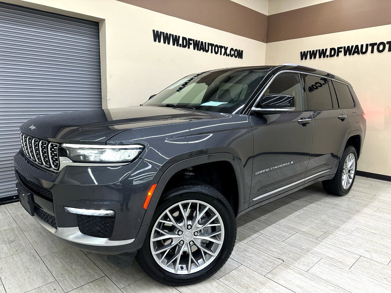 Used 2022 Jeep Grand Cherokee L Summit w/ Advanced Protech Group IV image 1