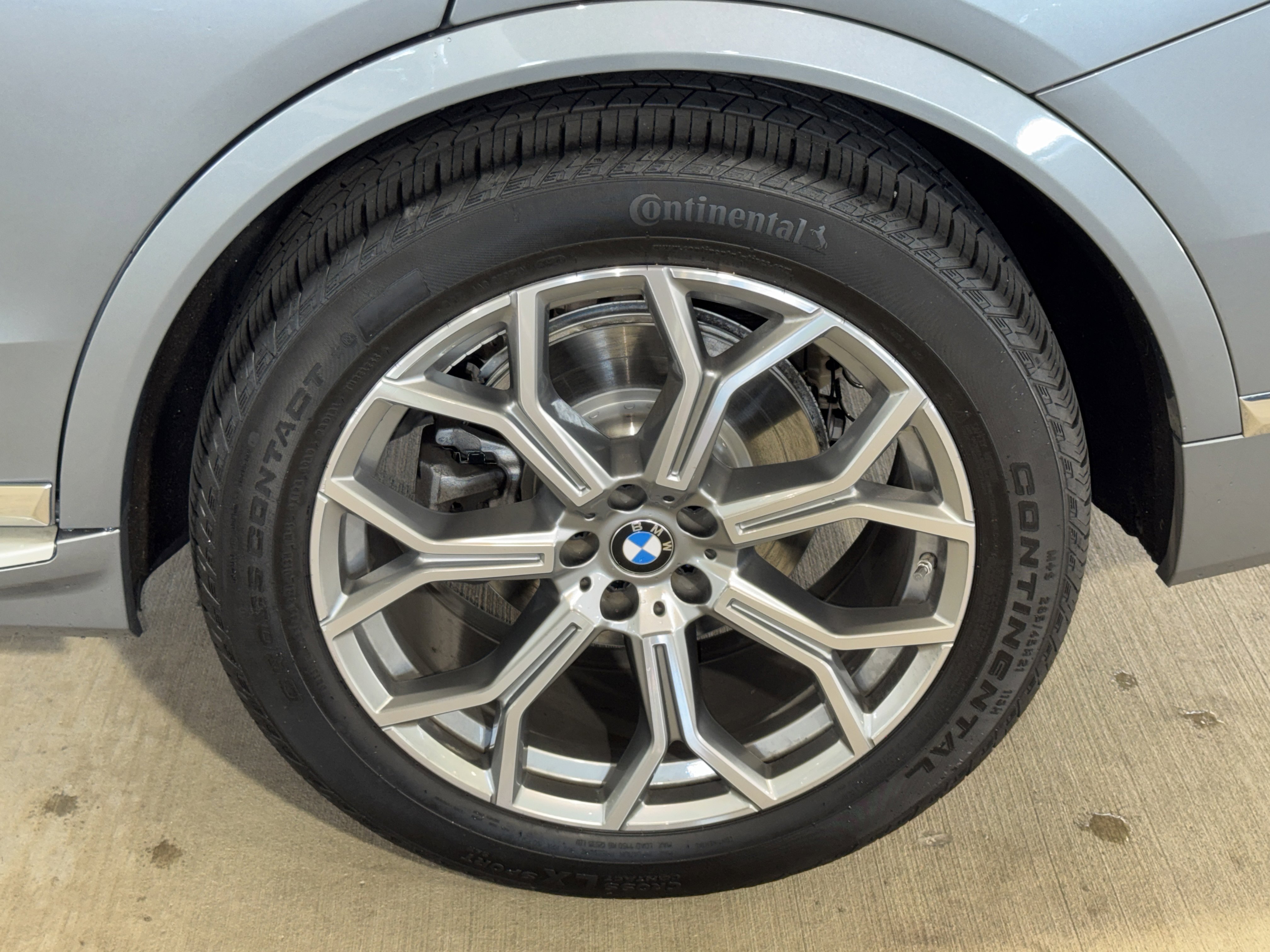 Used 2023 BMW X7 xDrive40i w/ Premium Package image 37