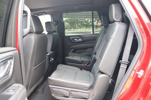 Used 2023 GMC Yukon SLT w/ SLT Premium Package AWD/4WD image 17