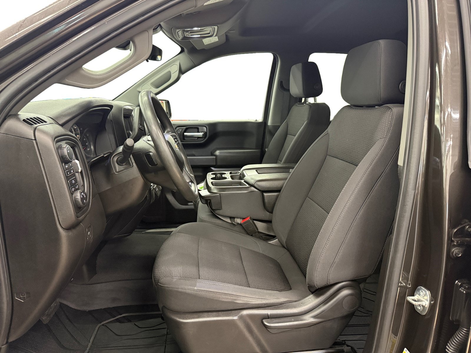 Used 2022 Chevrolet Silverado 1500 Custom w/ Safety Confidence Package AWD/4WD image 9