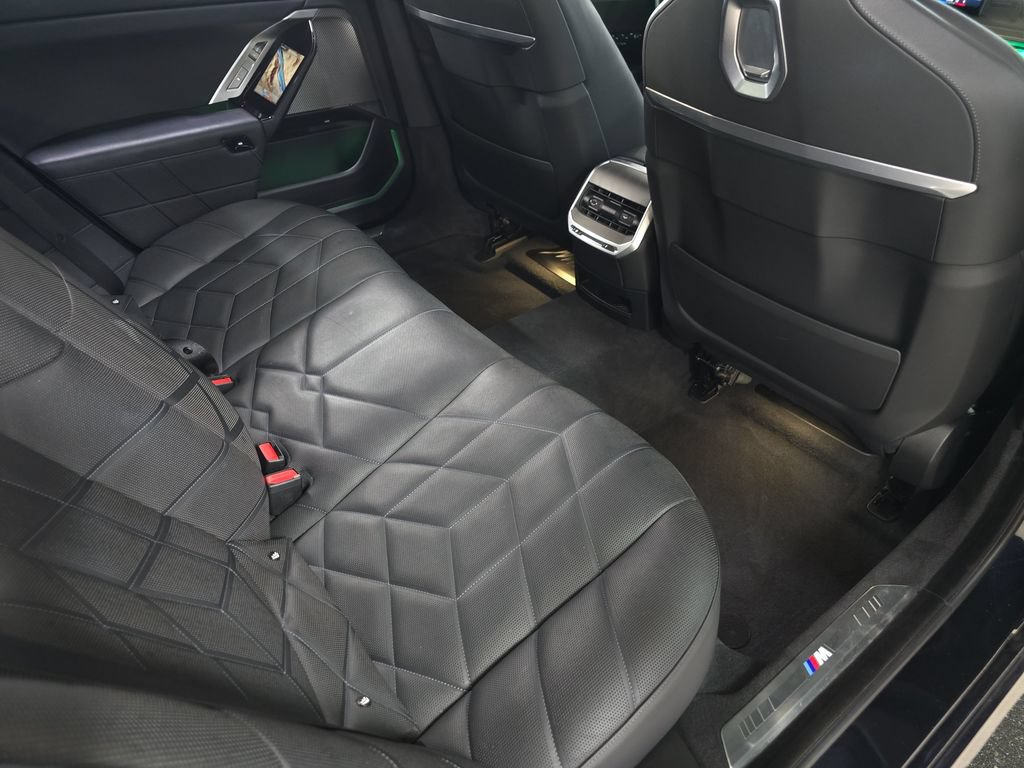 Used 2023 BMW 760i xDrive AWD/4WD image 16