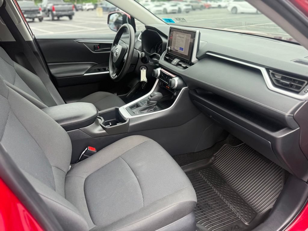 Certified 2025 Toyota RAV4 LE AWD/4WD image 23