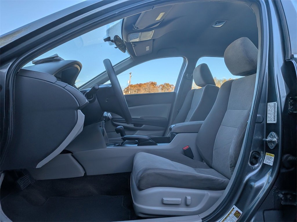 Used 2010 Honda Accord LX-P image 12