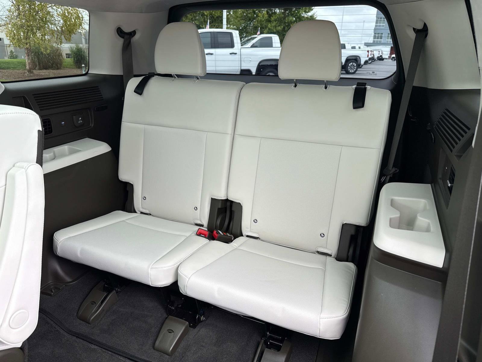 Used 2025 Hyundai Santa Fe Calligraphy image 23