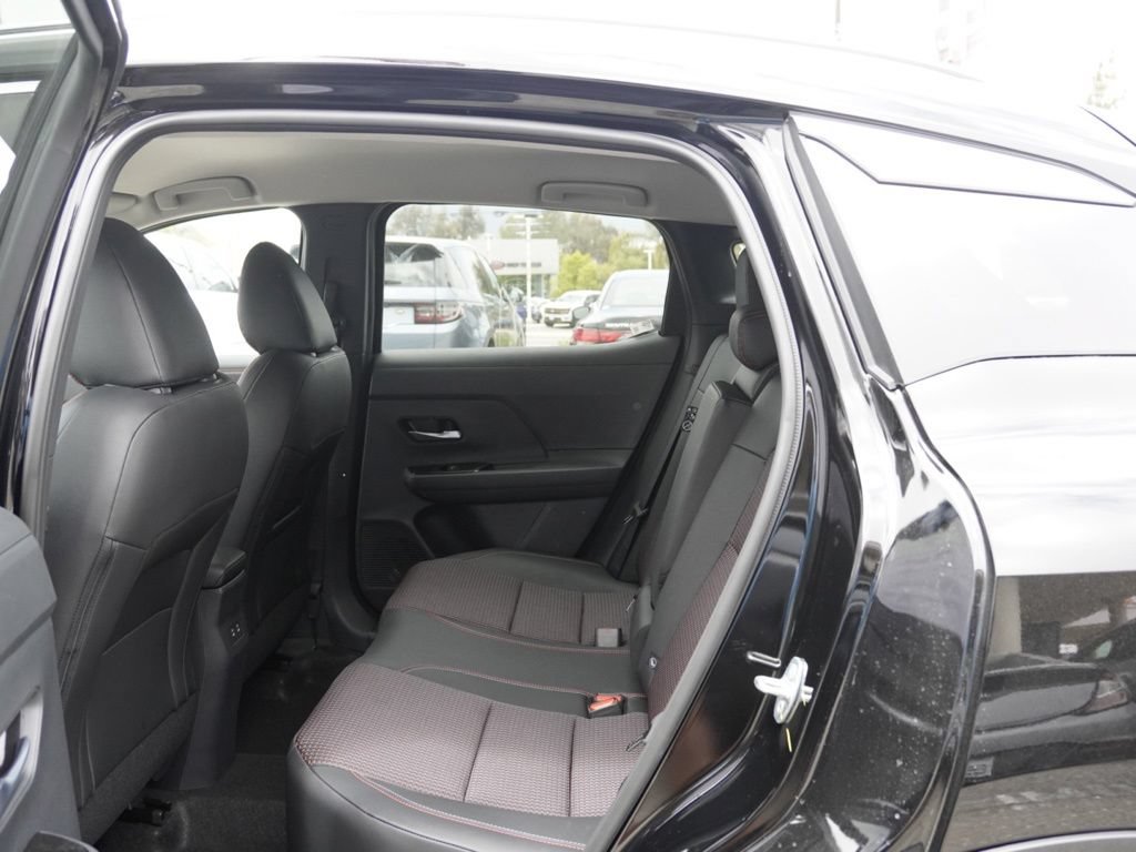 New 2026 Nissan Kicks SR FWD image 16