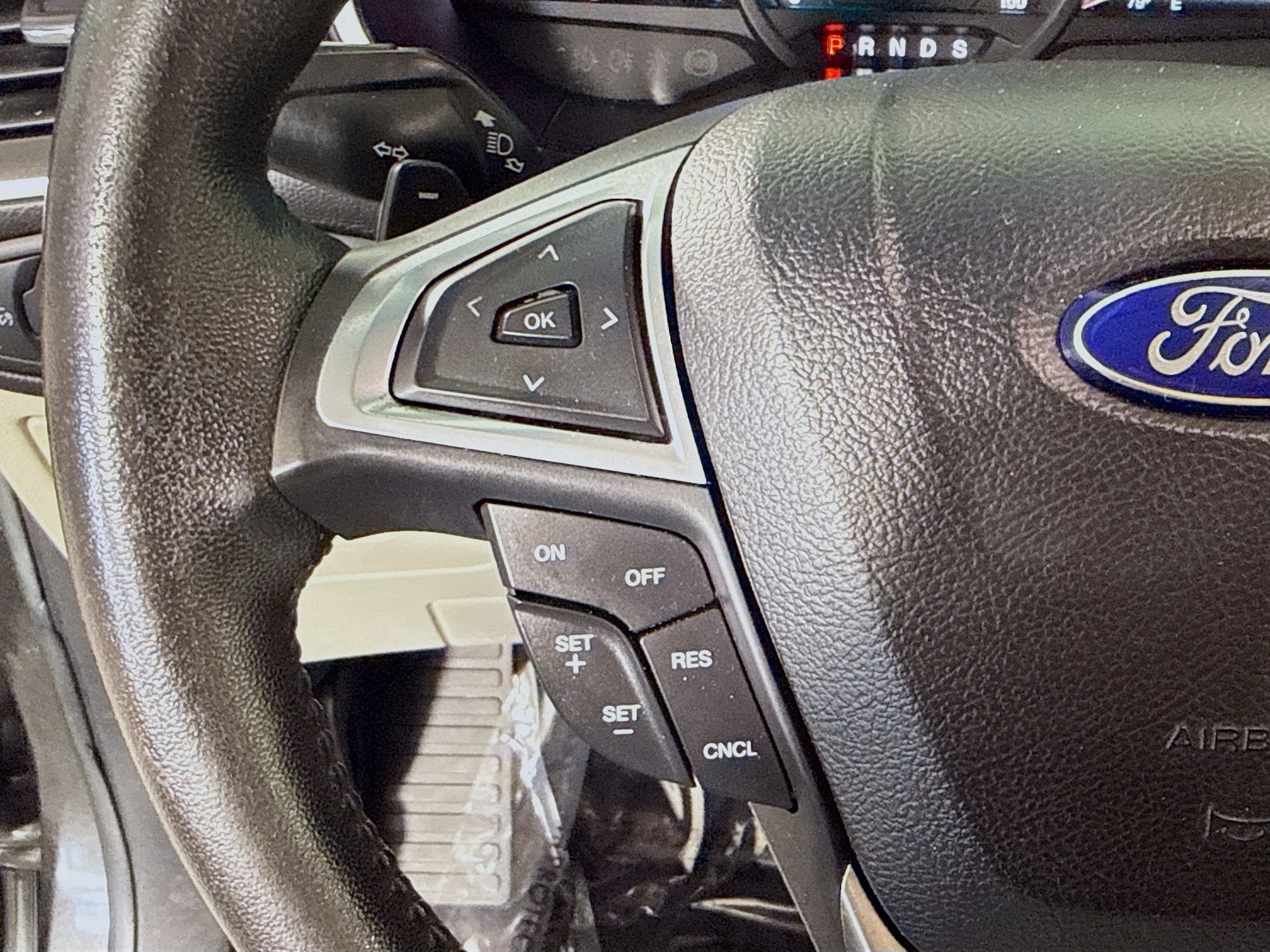 Used 2017 Ford Edge Titanium w/ Technology Package FWD image 14