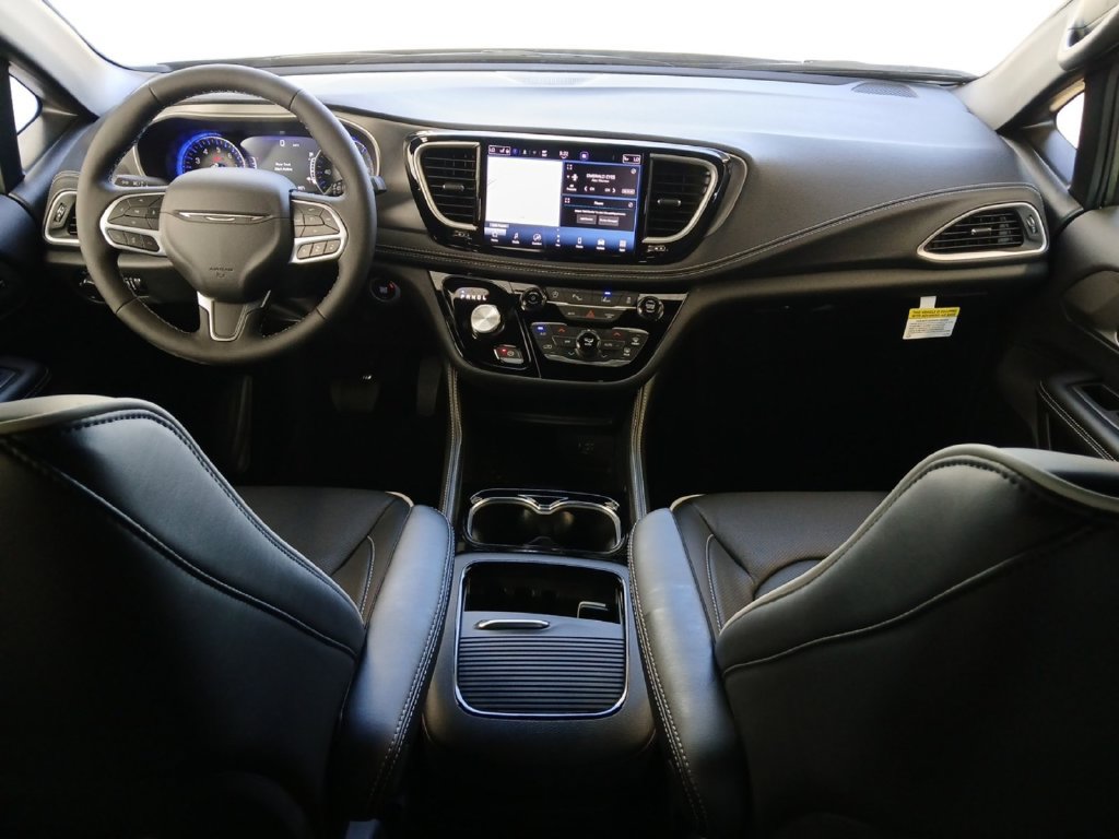 New 2027 Chrysler Pacifica Limited FWD image 20
