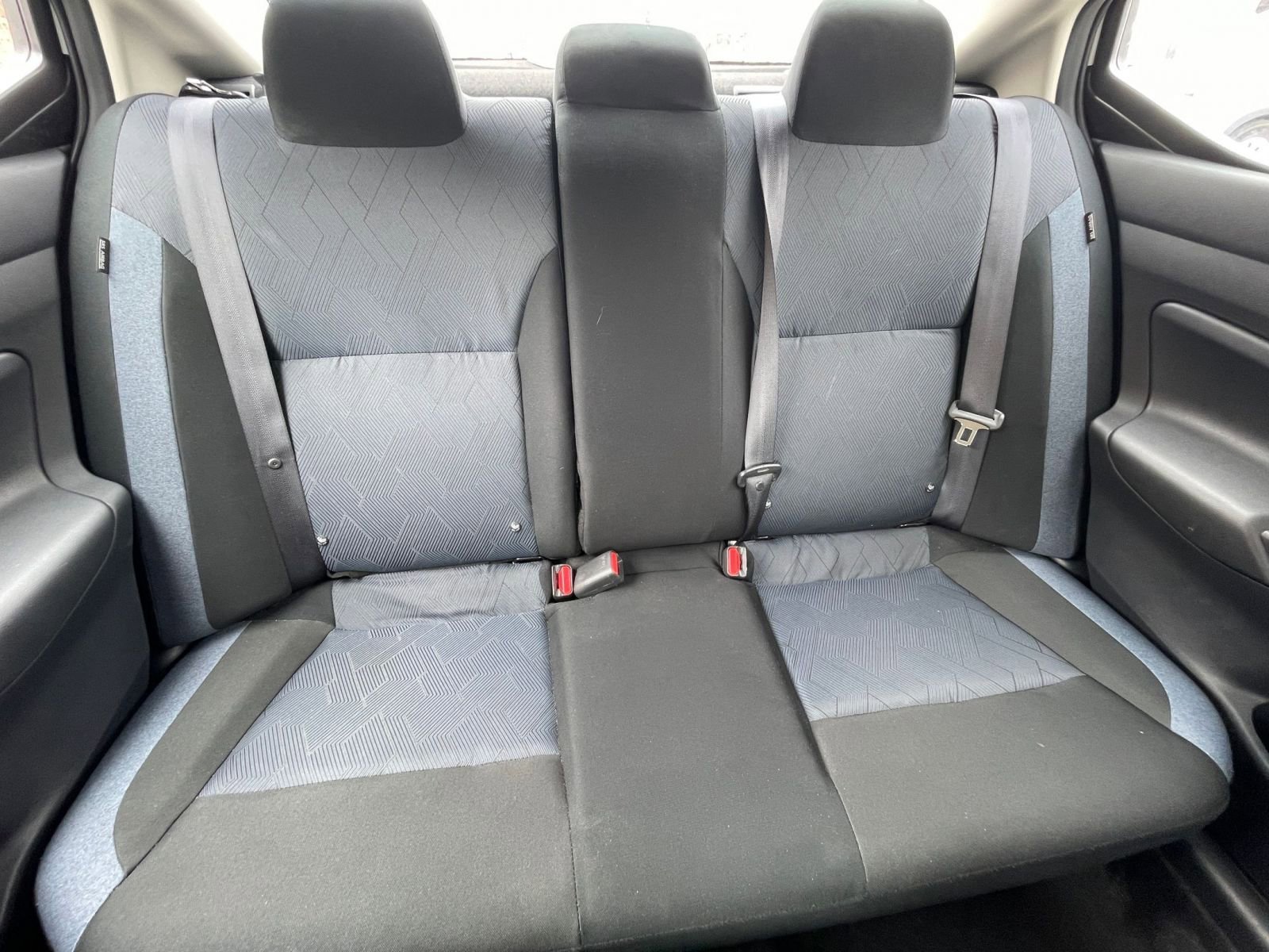 Used 2025 Nissan Versa SV image 37
