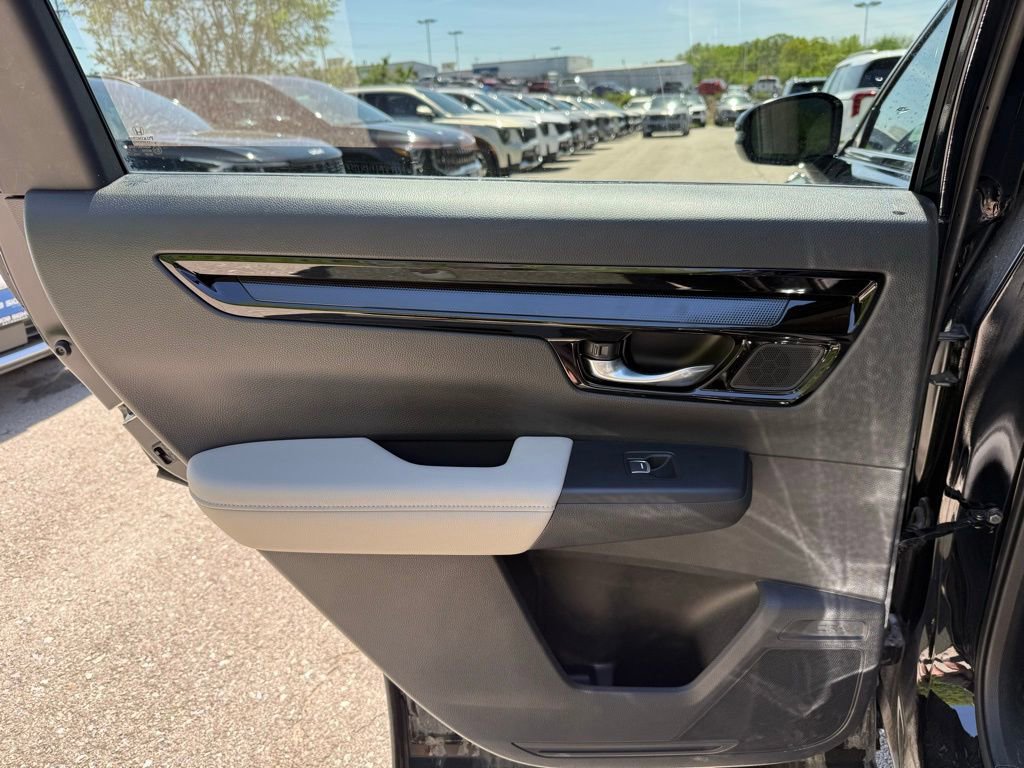Used 2025 Honda CR-V EX-L image 8