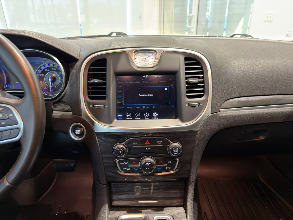 Used 2021 Chrysler 300 Touring w/ Driver Convenience Group image 17