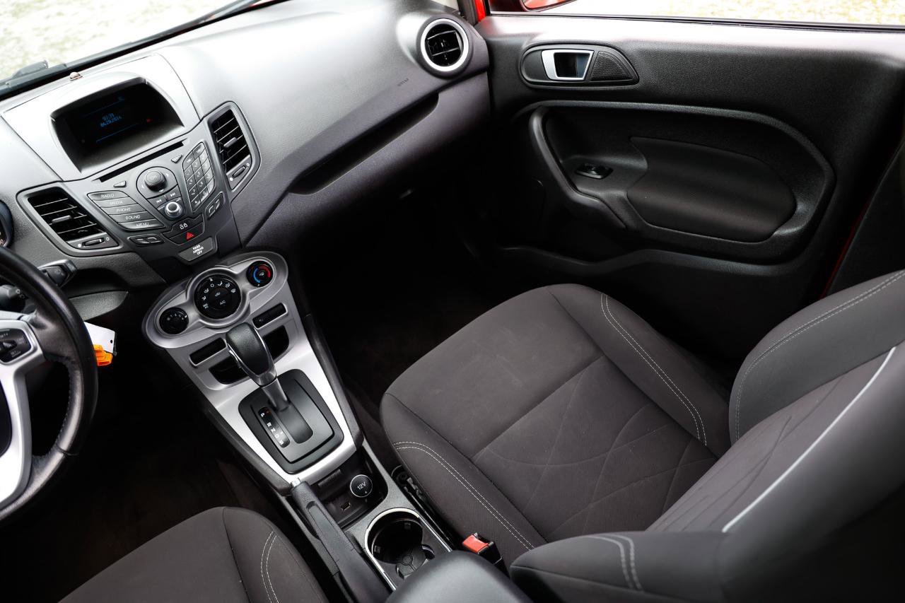 Used 2014 Ford Fiesta SE FWD image 21