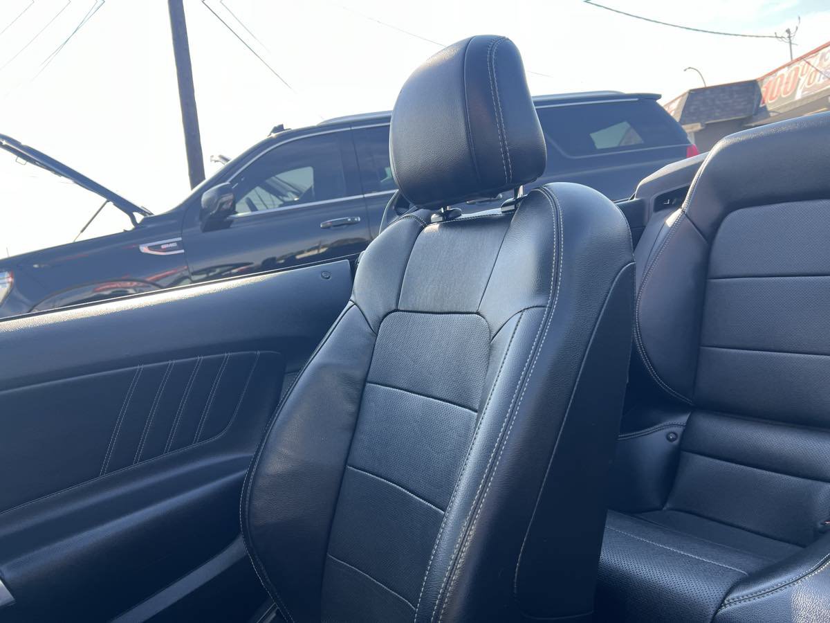 Used 2018 Ford Mustang GT Premium RWD image 12