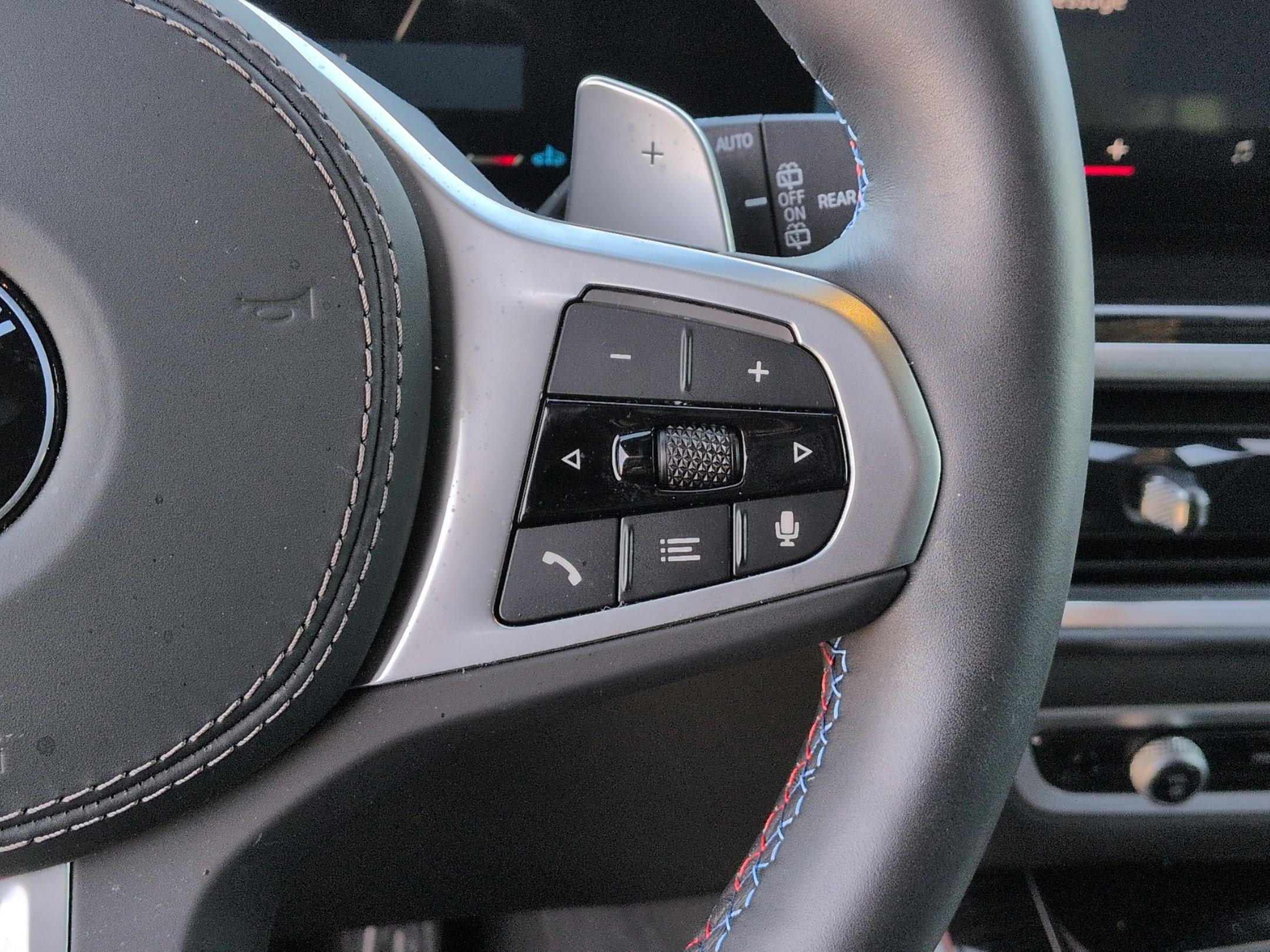 Used 2025 BMW X7 M60i AWD/4WD image 56