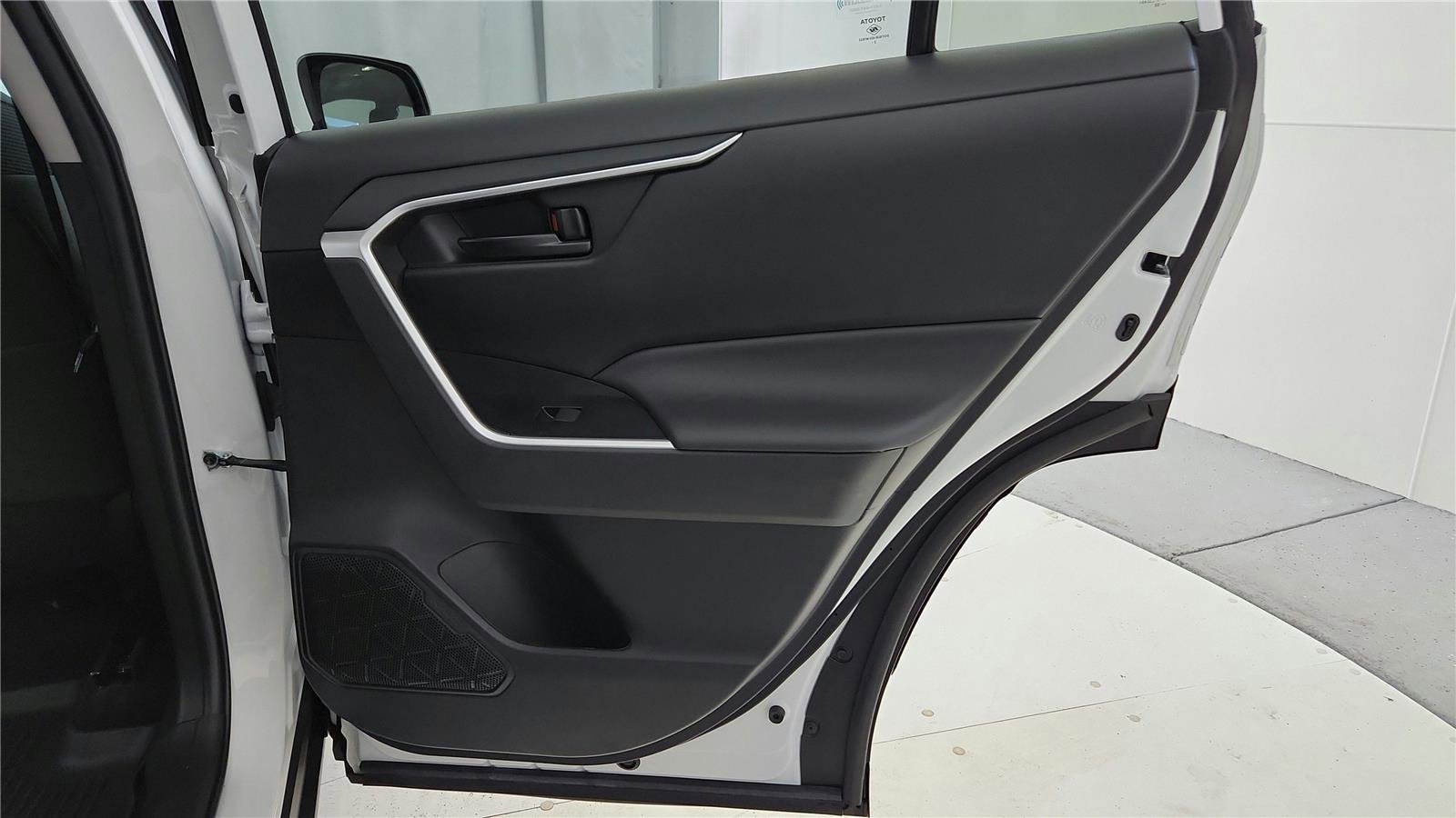 Used 2023 Toyota RAV4 LE image 19