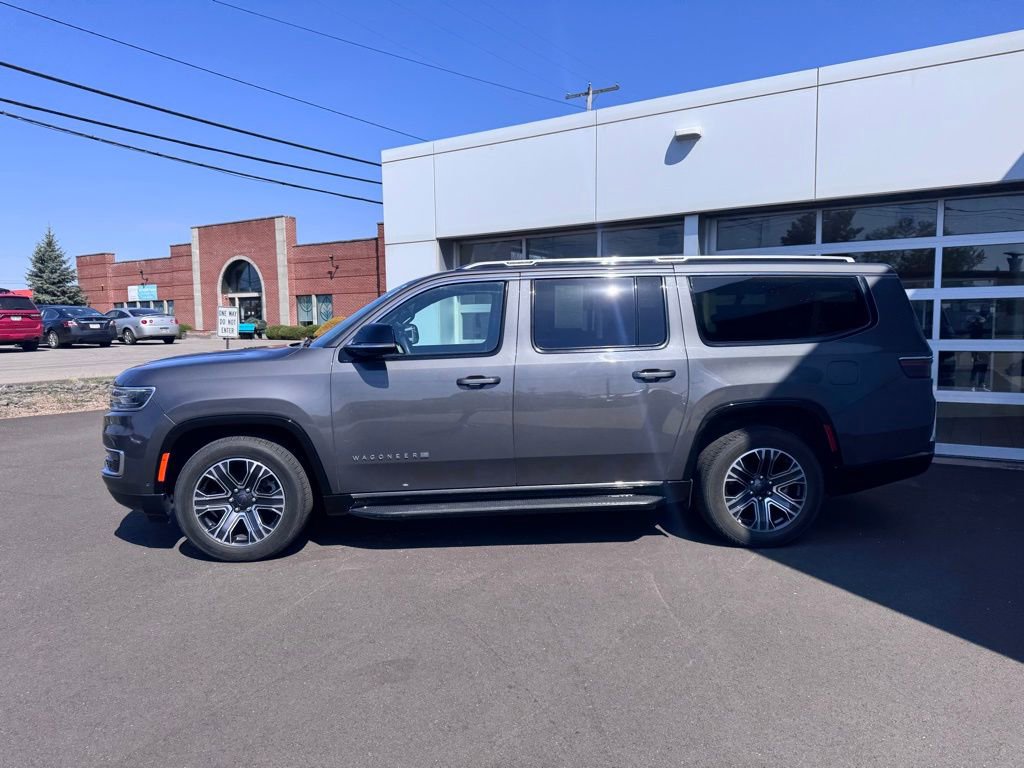 Used 2023 Jeep Wagoneer L Series II image 2