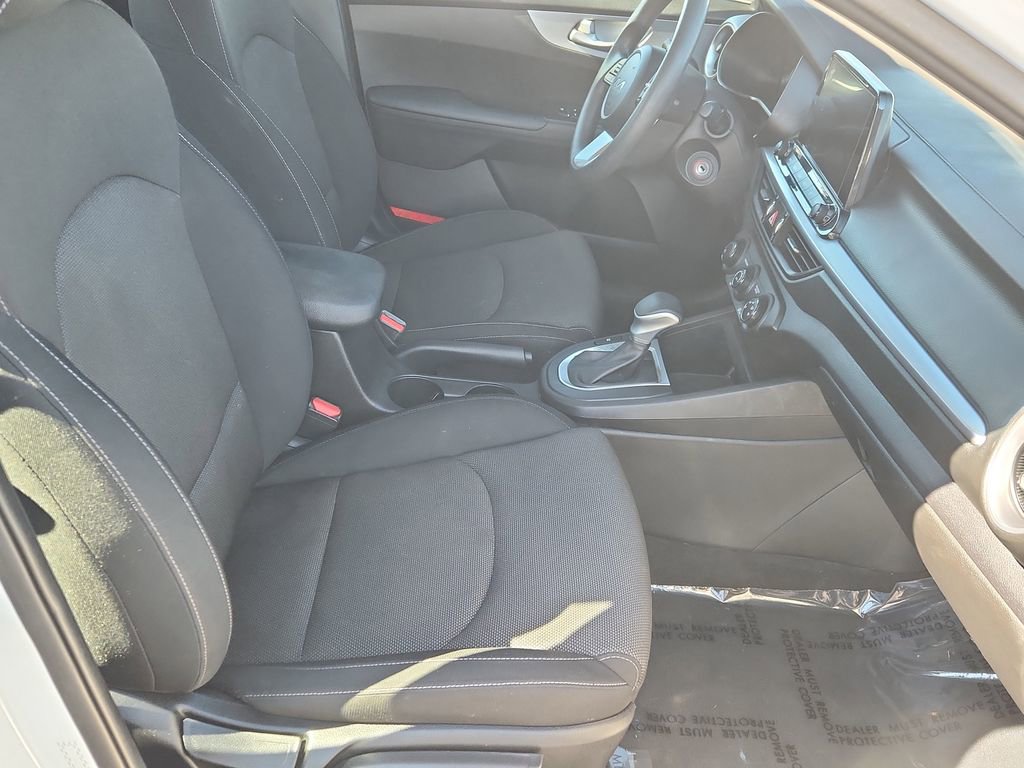 Used 2023 Kia Forte LXS image 14