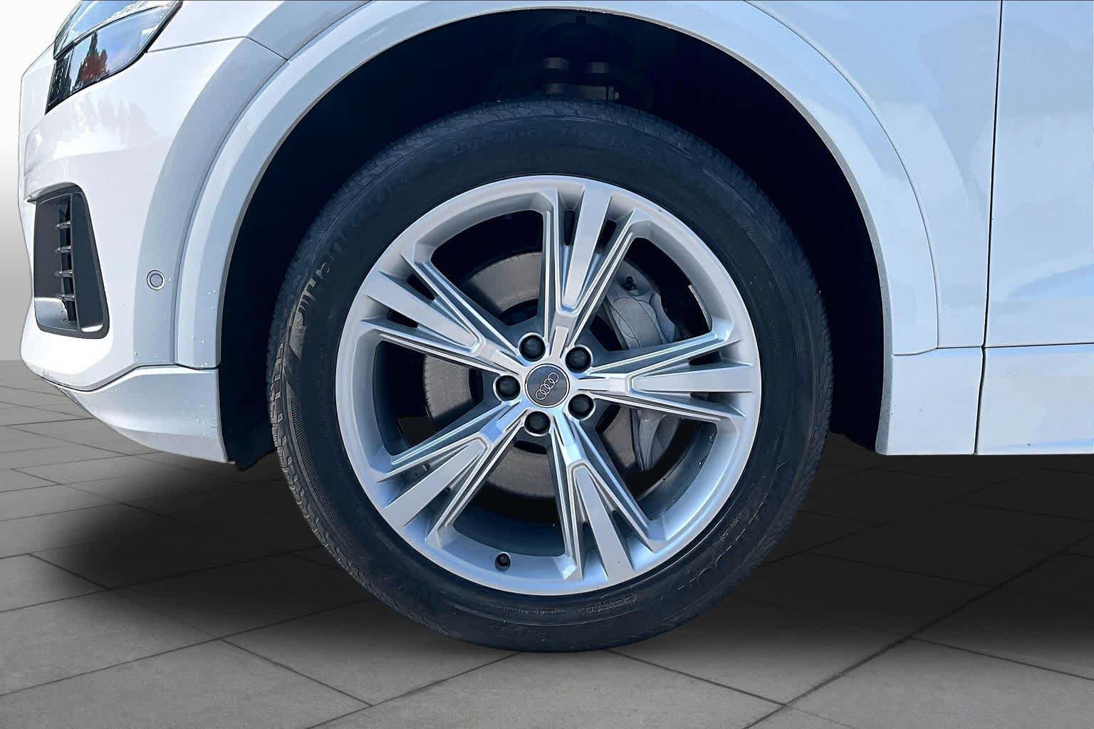 Used 2019 Audi Q8 Prestige w/ Towing Package AWD/4WD image 11