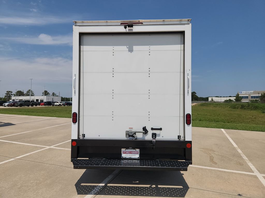 Used 2023 Ford Transit 350 DRW RWD image 6
