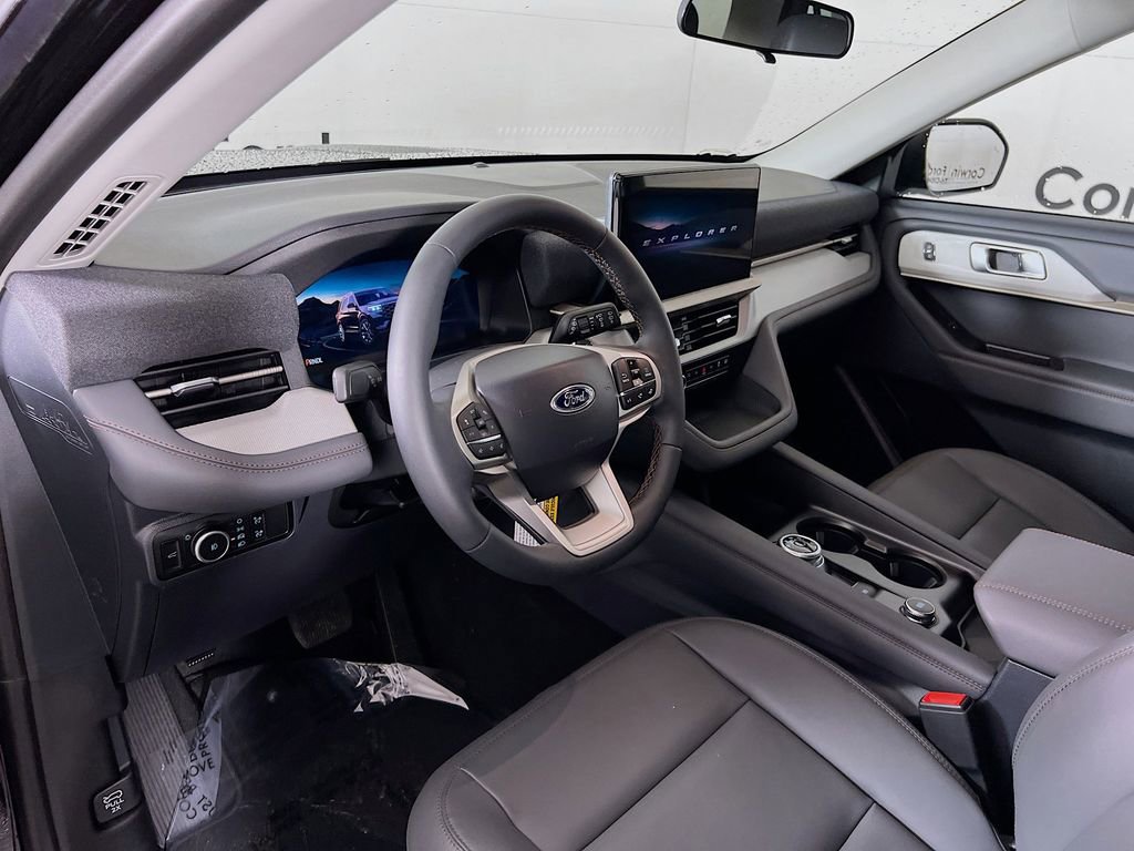 New 2026 Ford Explorer Active w/ Active Comfort Package image 3