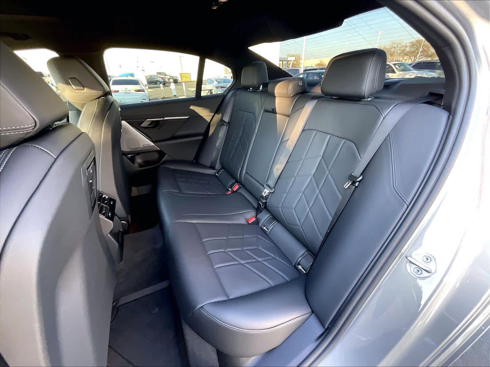 Certified 2026 BMW i5 eDrive40 w/ Premium Package image 26