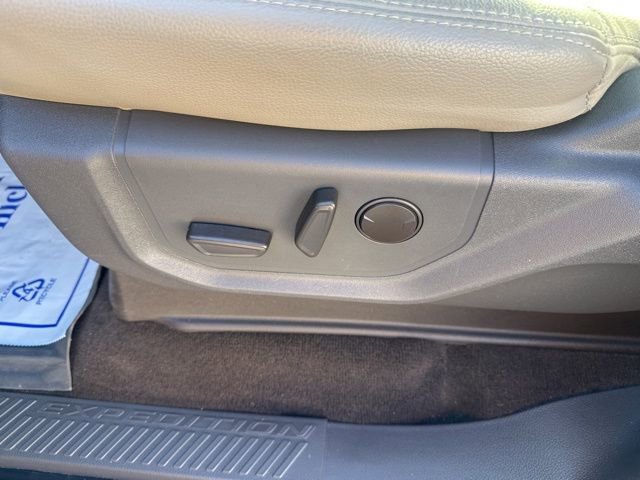 Used 2021 Ford Expedition XLT image 26