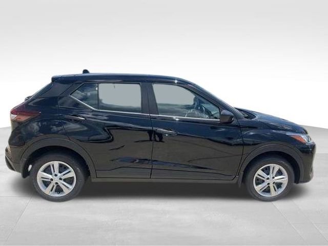 New 2025 Nissan Kicks Play S image 10
