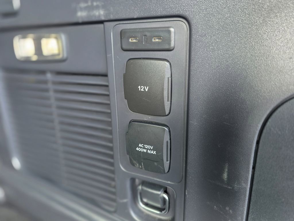 Used 2025 Ford Expedition Active AWD/4WD image 12