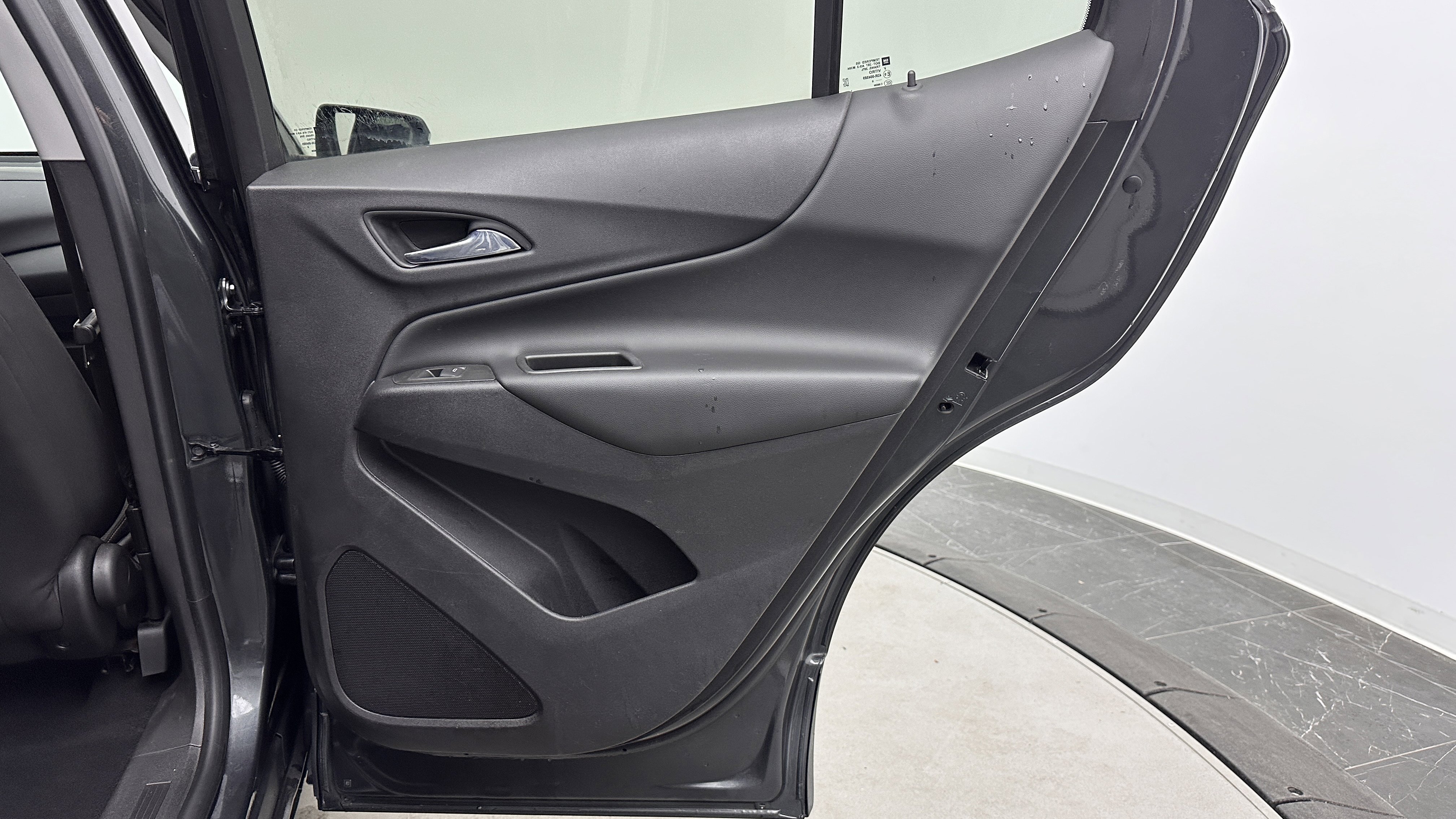 Used 2020 Chevrolet Equinox LT image 33