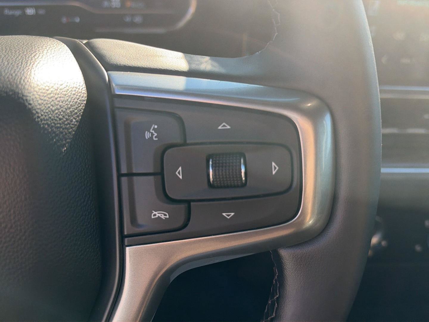 Used 2024 Chevrolet Silverado 1500 LT AWD/4WD image 23