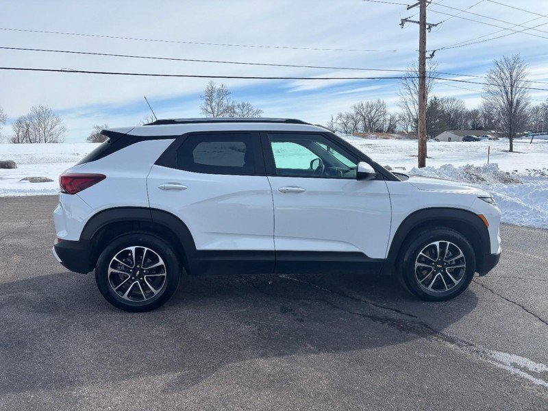 Certified 2025 Chevrolet TrailBlazer LT w/ Driver Confidence Package image 6
