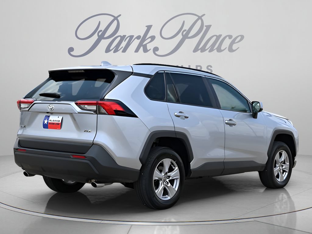 Used 2025 Toyota RAV4 XLE FWD image 5