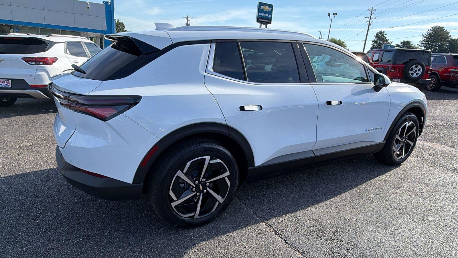 New 2026 Chevrolet Equinox EV LT FWD image 8