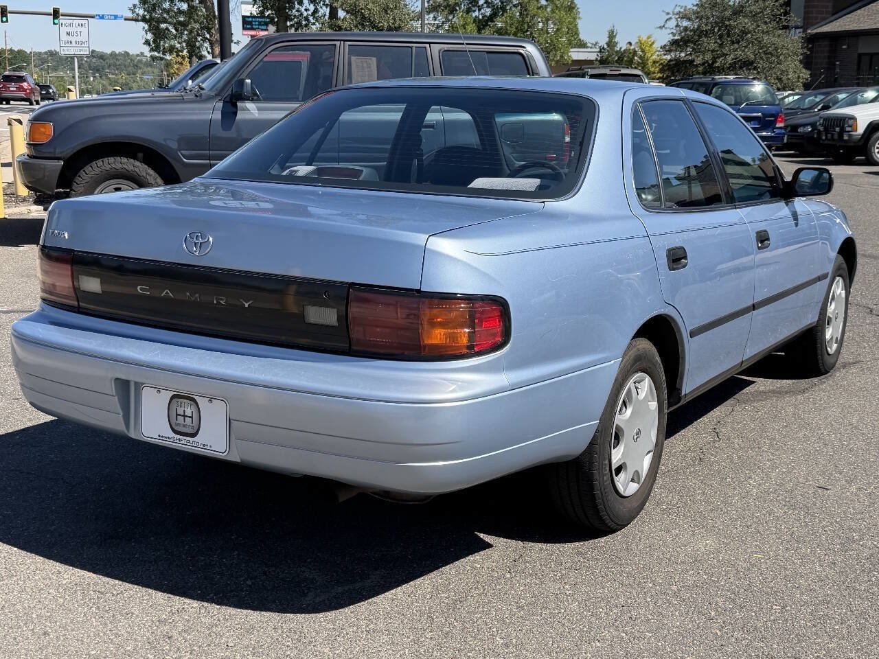 Used 1992 Toyota Camry Deluxe FWD image 11