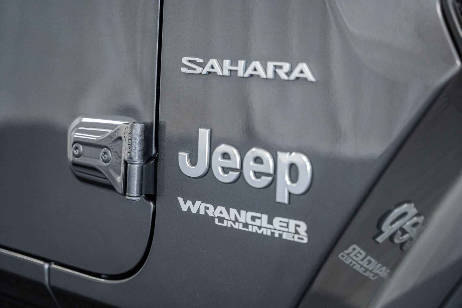 Used 2018 Jeep Wrangler Unlimited Sahara AWD/4WD image 18